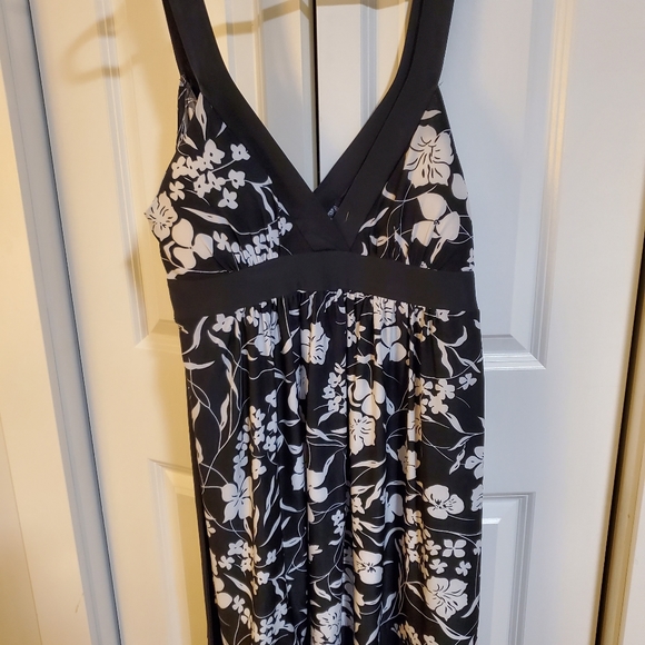 Summer dress - Picture 1 of 2